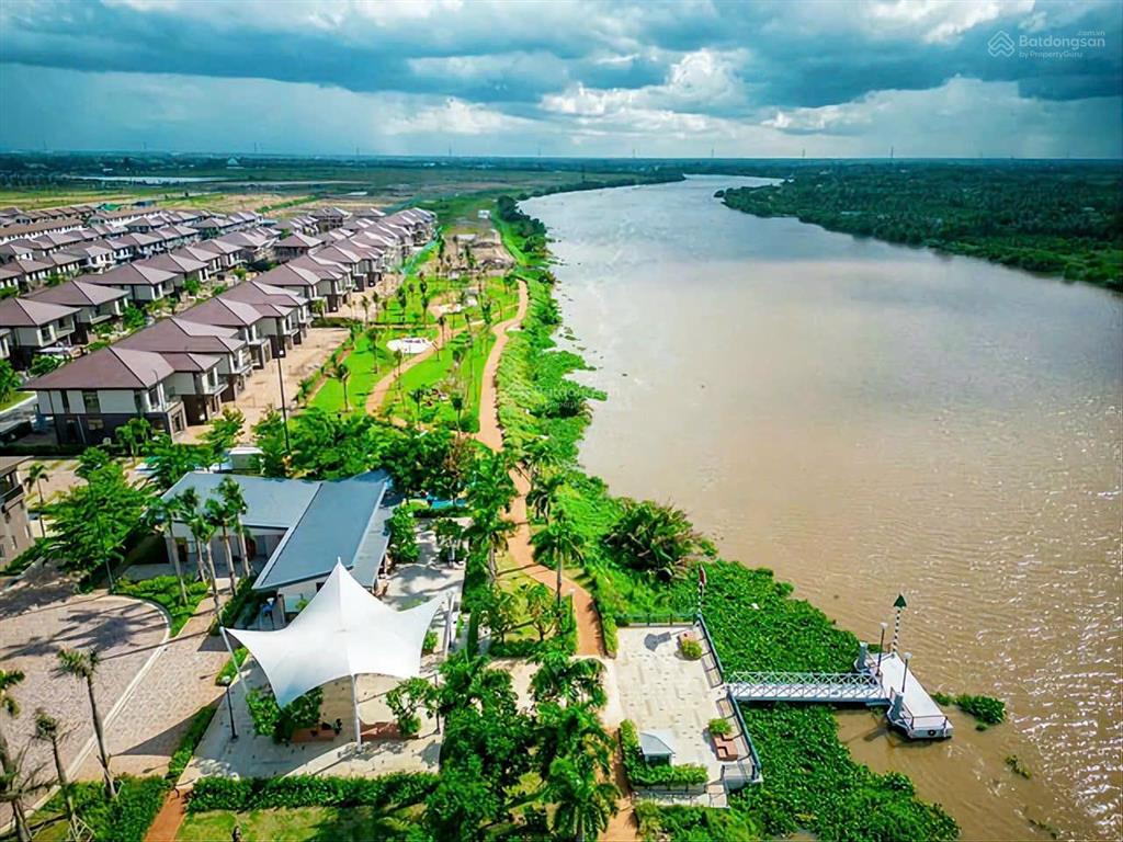 Kẹt tiền bán gấp căn biệt thự đơn lập waterpoint 300m2 thoáng, kế công viên, cách phú mỹ hưng 35p