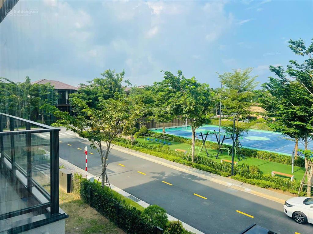 Kẹt tiền bán gấp căn biệt thự đơn lập waterpoint 300m2 thoáng, kế công viên, cách phú mỹ hưng 35p
