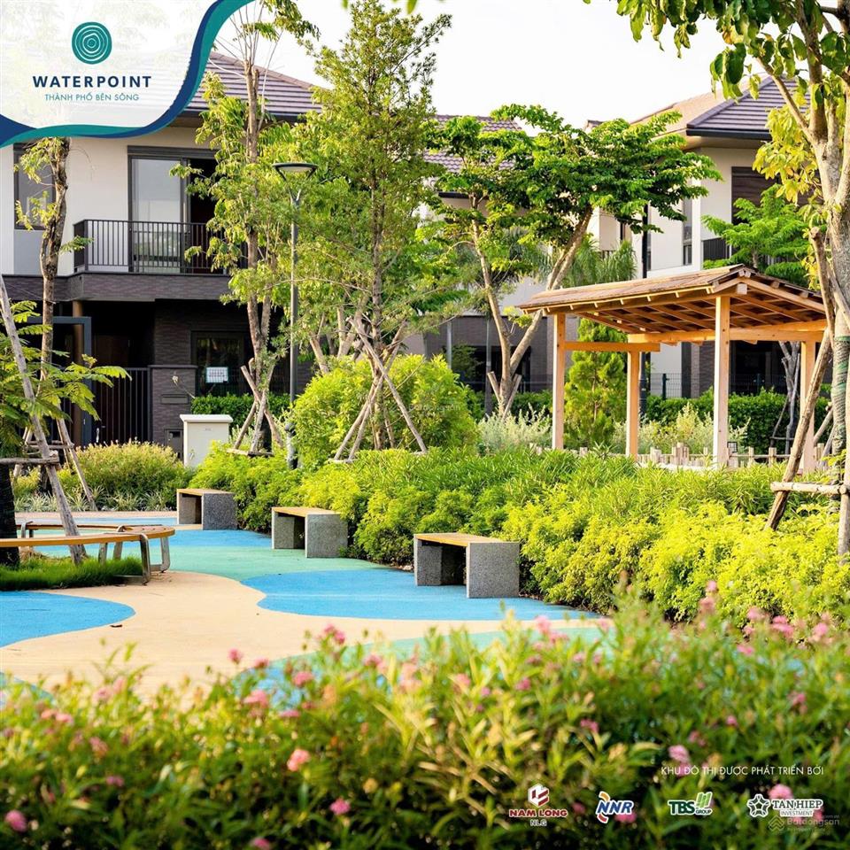 Biệt thự đơn lập 300m2, 1 trệt 2 lầu, 3 mặt giáp sông, liền kề công viên compound, cách pmh 35 phút