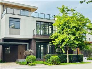 Biệt thự đơn lập 300m2, 1 trệt 2 lầu, 3 mặt giáp sông, liền kề công viên compound, cách pmh 35 phút