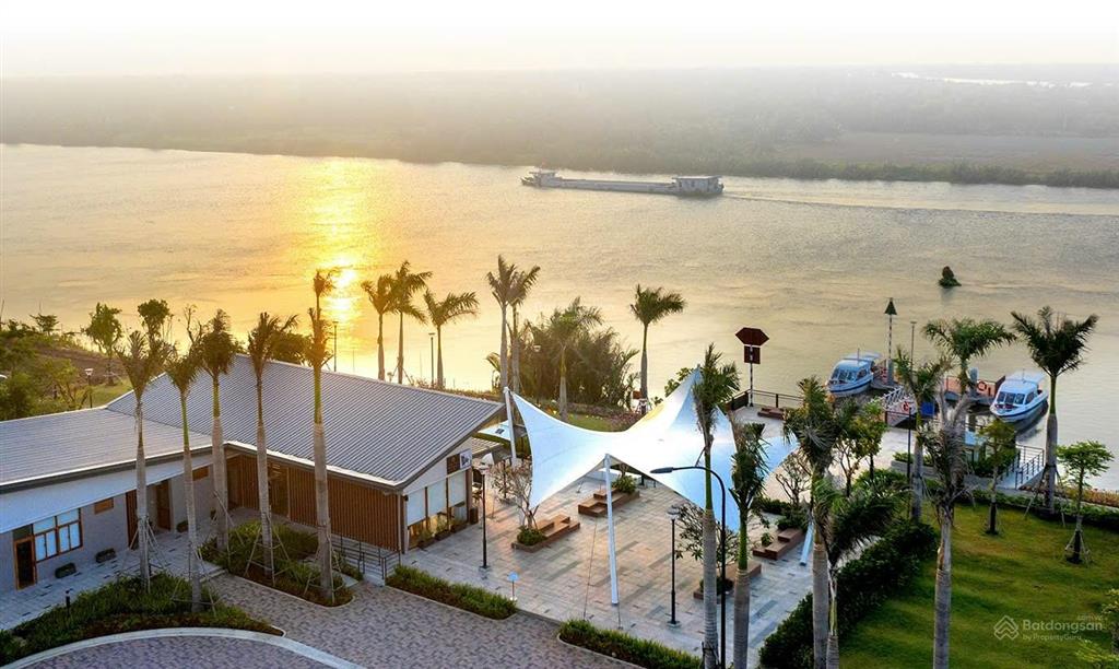 Cần tiền bán gấp biệt thự 262m2 view công viên thoáng mát, compound, sổ hồng, cách phú mỹ hưng 35p