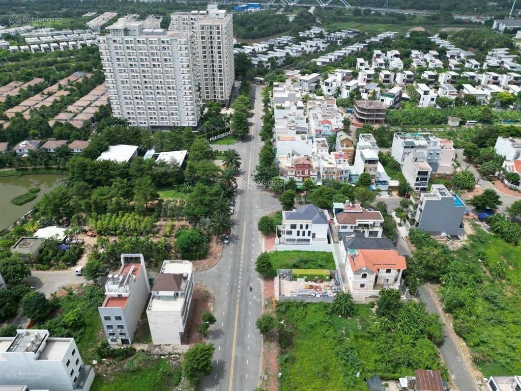 Bán nhà góc 2 mặt tiền đường 20m kdc nam long sát bên global city