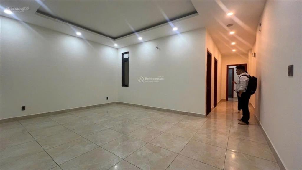 Bán nhà mt 6x20m. 1 hầm,1 t,3 lầu, st. đ 65 tân quy đông , p tân phong, q 7. giá36tỷ.0938 888 ***