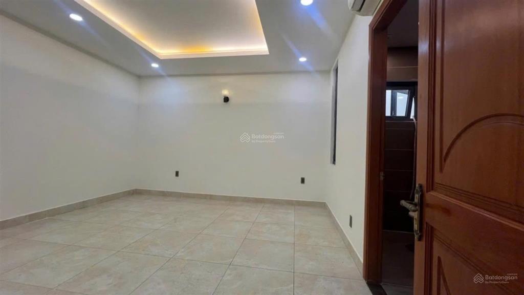 Bán nhà mt 6x20m. 1 hầm,1 t,3 lầu, st. đ 65 tân quy đông , p tân phong, q 7. giá36tỷ.0938 888 ***