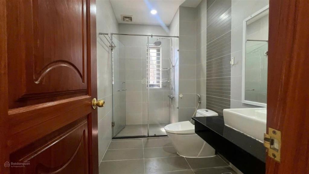 Bán nhà mt 6x20m. 1 hầm,1 t,3 lầu, st. đ 65 tân quy đông , p tân phong, q 7. giá36tỷ.0938 888 ***