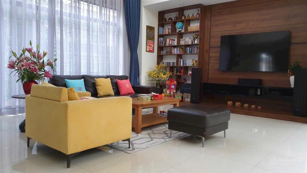 Bán gấp biệt thự 12x30m. 1 trệt, 2 lầu,kdc sadeco pk,nhà bè.giá 33tỷ.0938 888 ***