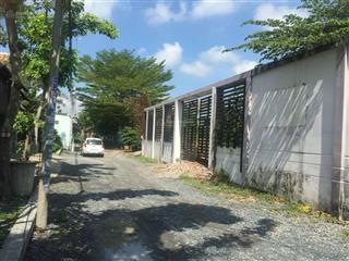 Bán gấp 1500m2.đất có 600m2 thổ cư sẵn nhà thô 1hầm,1trệt ,3 lầu. đ số 1,p long trường,q9.giá49tỷ