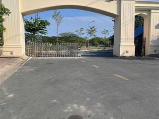 Bán gấp lô đất mặt tiền sông kdc bộ công an phạm hữu lầu. dt 324m2. giá 110tr/m2.  0938 888 ***