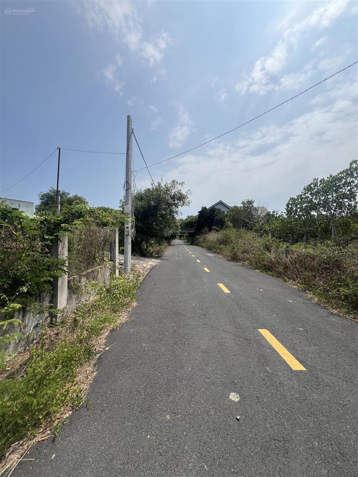 Bán đất 2869m2. đất nở hậu l. có 100m2 thổ cư xã phước thuận, xuyên mộc, vt. giá 7,5 tỷ