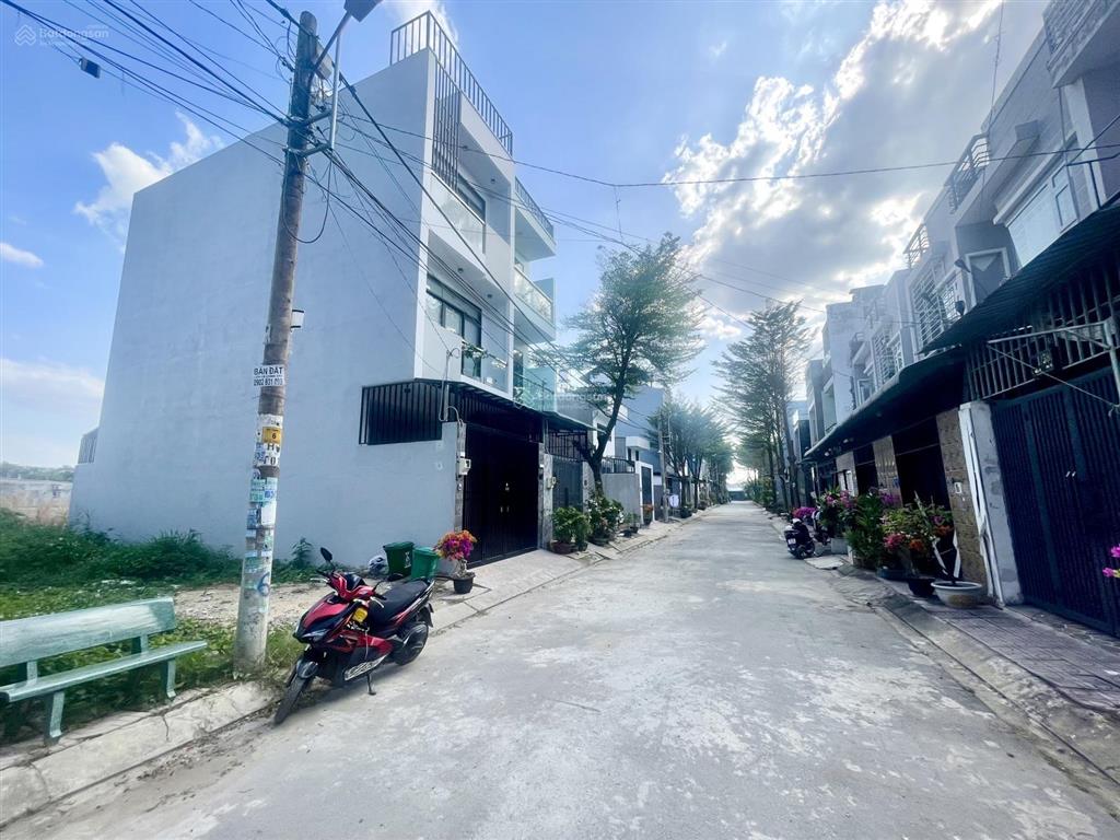 Lô đất giá rẻ 3.5ty/50m2 lò lu quận 9  xe hơi tránh nhau