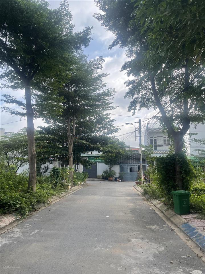 Lô đất giá rẻ 3.5ty/50m2 lò lu quận 9  xe hơi tránh nhau