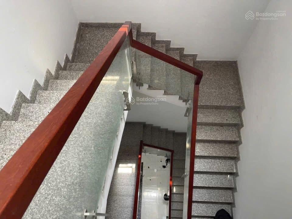 Bán chdv 4tầng 8phong 85m2 man thiện q9