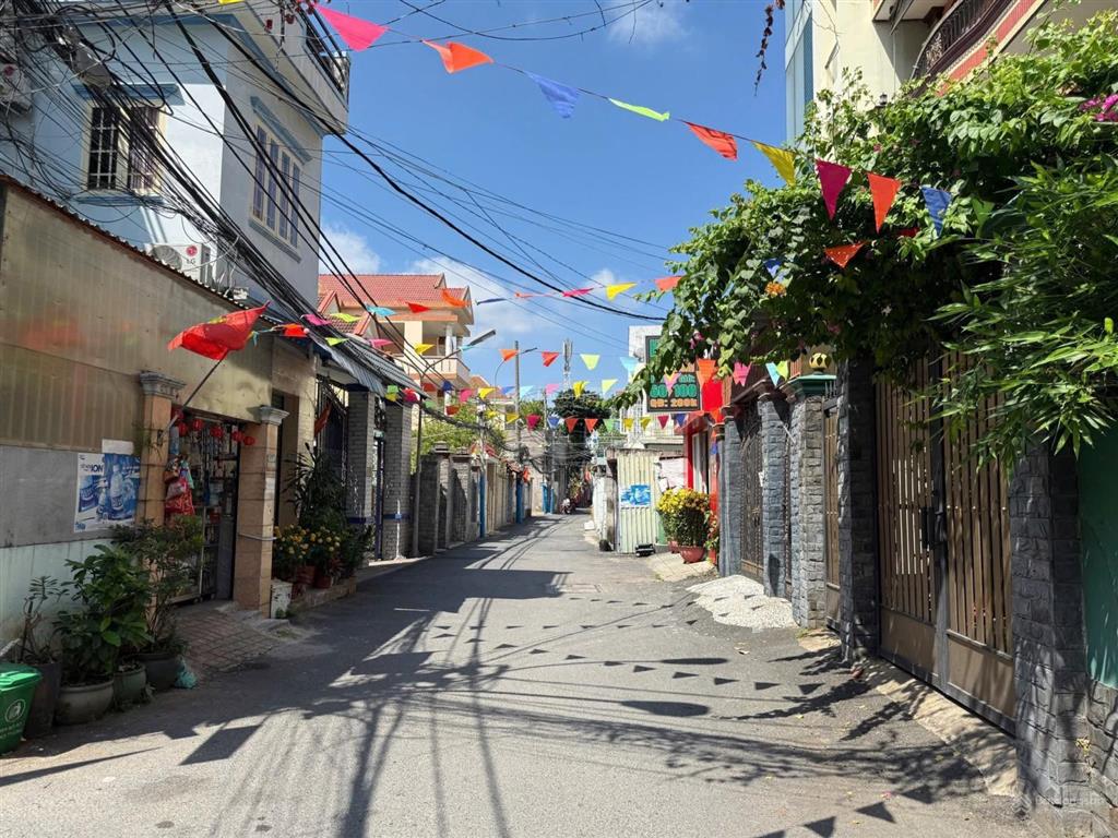 Nhà 1tr2lâu  đỗ xuân hợp  xe hơi đỗ cửa  gần nt bình thái  khu vip plb.