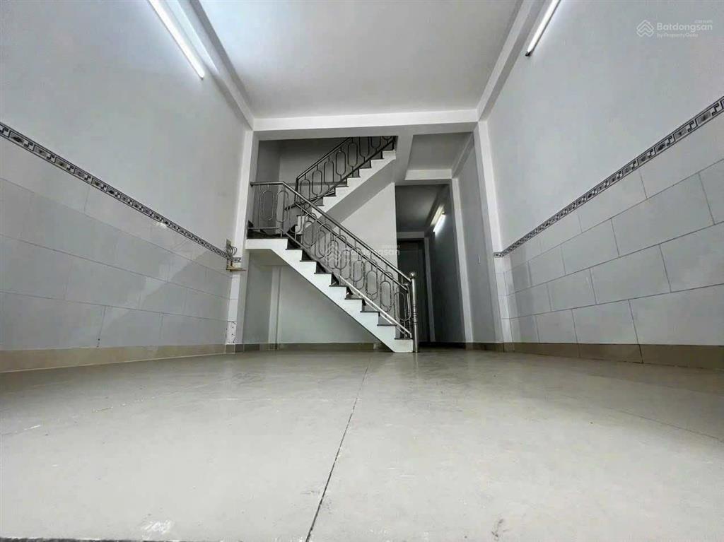 Nhà 2 tầng 2pn giá 3tỷ9/52m2 2pn gần kdt vin quận 9