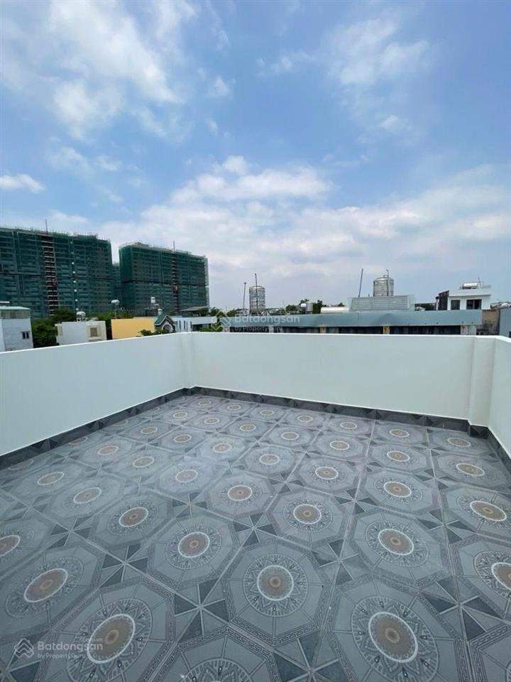 Chỉ 6.99ty nhà 4tầng xe hơi ngủ trong nhà đường lò lu q9