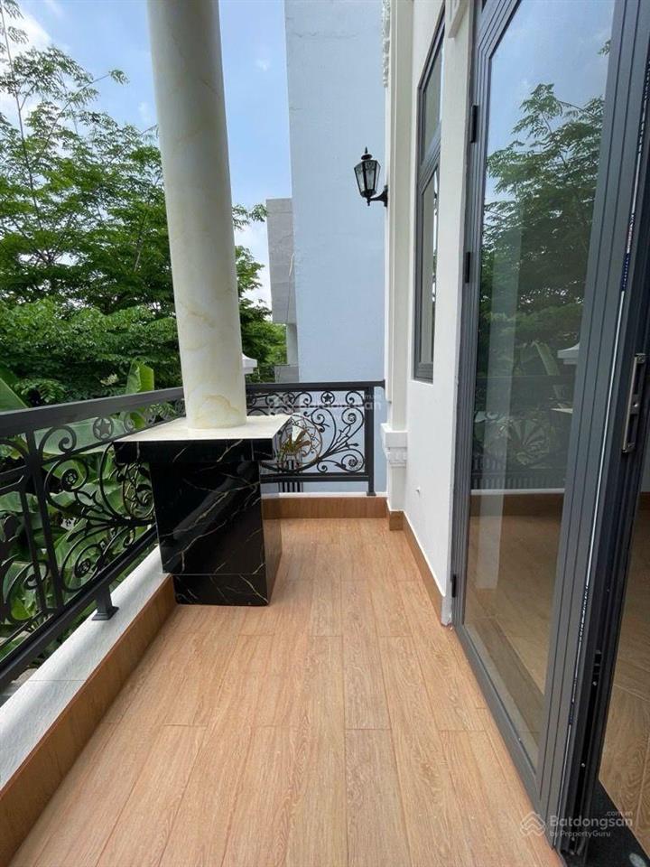 Chỉ 6.99ty nhà 4tầng xe hơi ngủ trong nhà đường lò lu q9