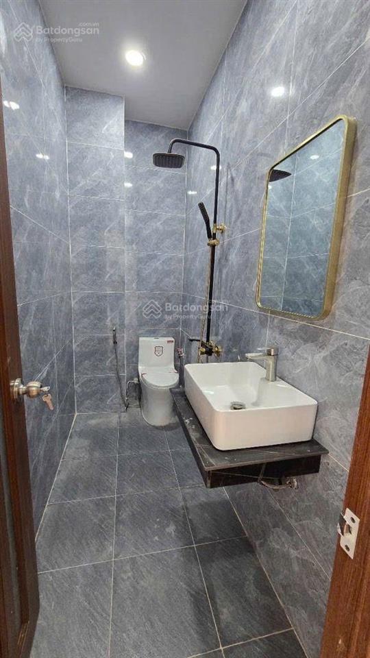 Chỉ 6.99ty nhà 4tầng xe hơi ngủ trong nhà đường lò lu q9
