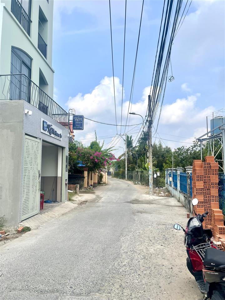 5ty750/80m2 võ văn hát có 2mt trước sau, khu hiện hữu xây cao. quận 9