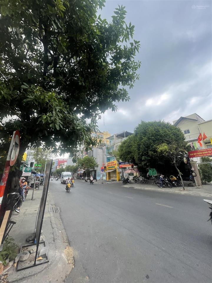 Văn phòng trong nhà tầng trệt 5tr/1tháng bình thạnh