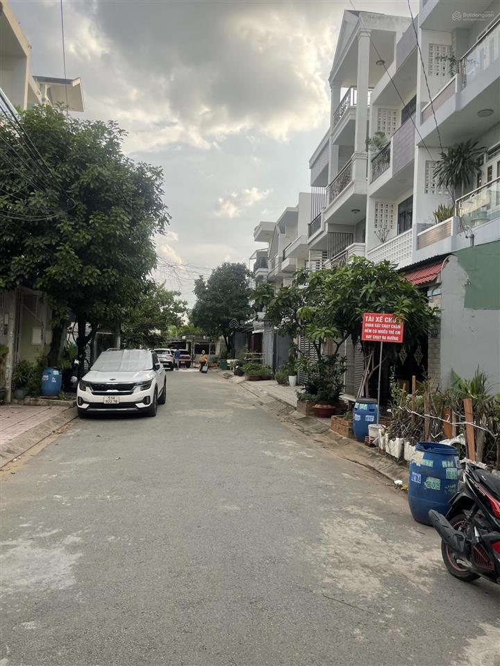 (4.5 tỷ) dt 67m2 hxh trục lê văn việt p.tân phú q9