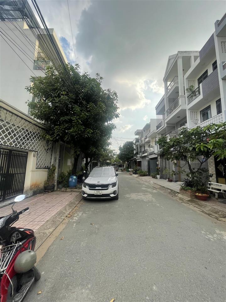 (4.5 tỷ) dt 67m2 hxh trục lê văn việt p.tân phú q9