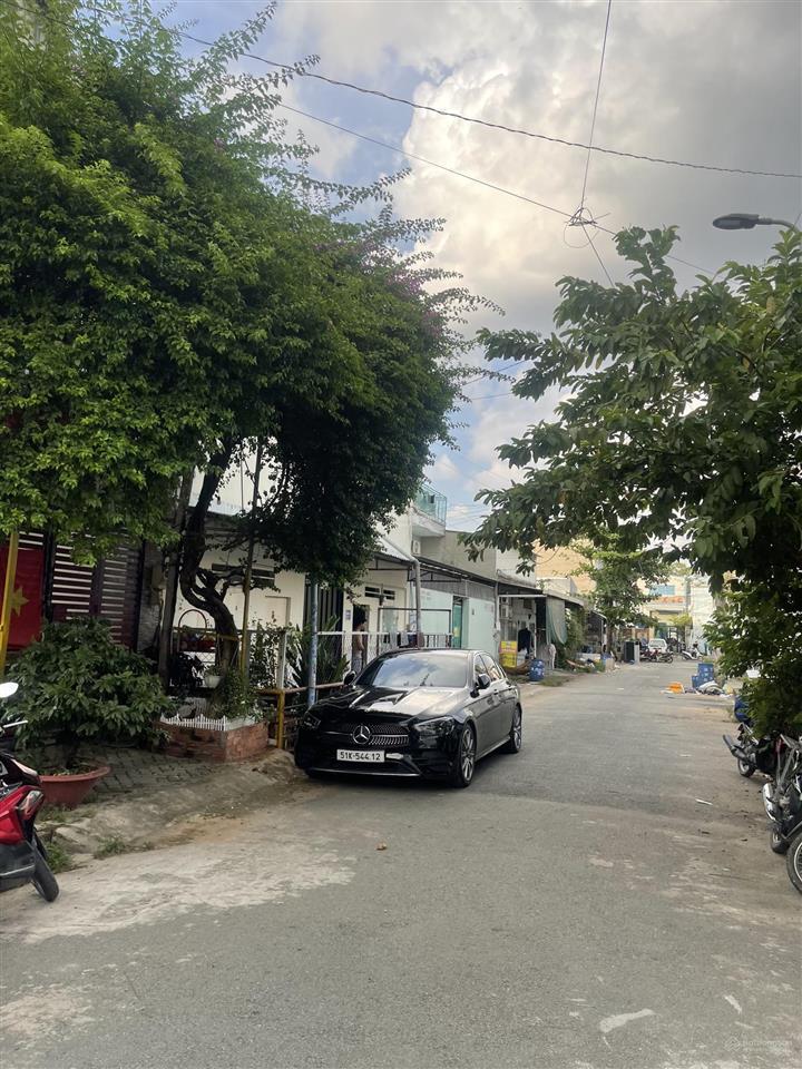 (4.5 tỷ) dt 67m2 hxh trục lê văn việt p.tân phú q9
