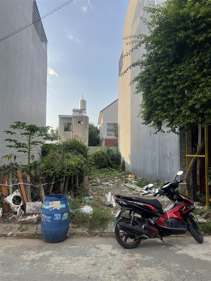 (4.5 tỷ) dt 67m2 hxh trục lê văn việt p.tân phú q9