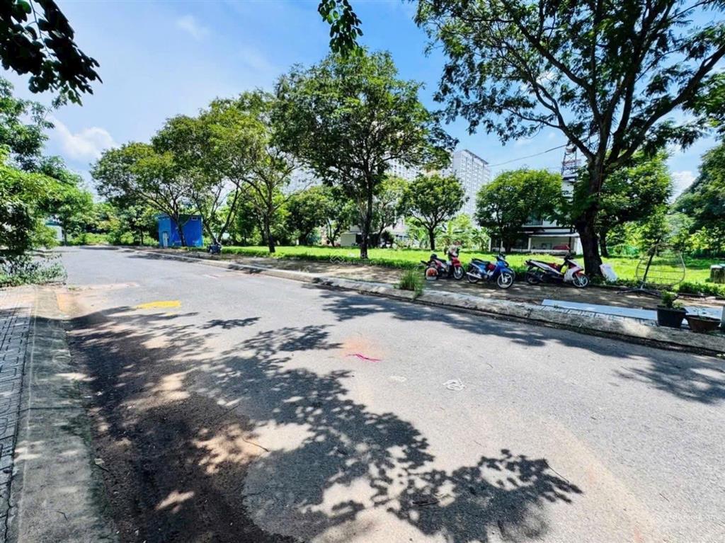 Bán nền đất 129m full thổ chủ thiện chia bán chỉ 7 tỷ đường bưng ông thoàn q9 củ
