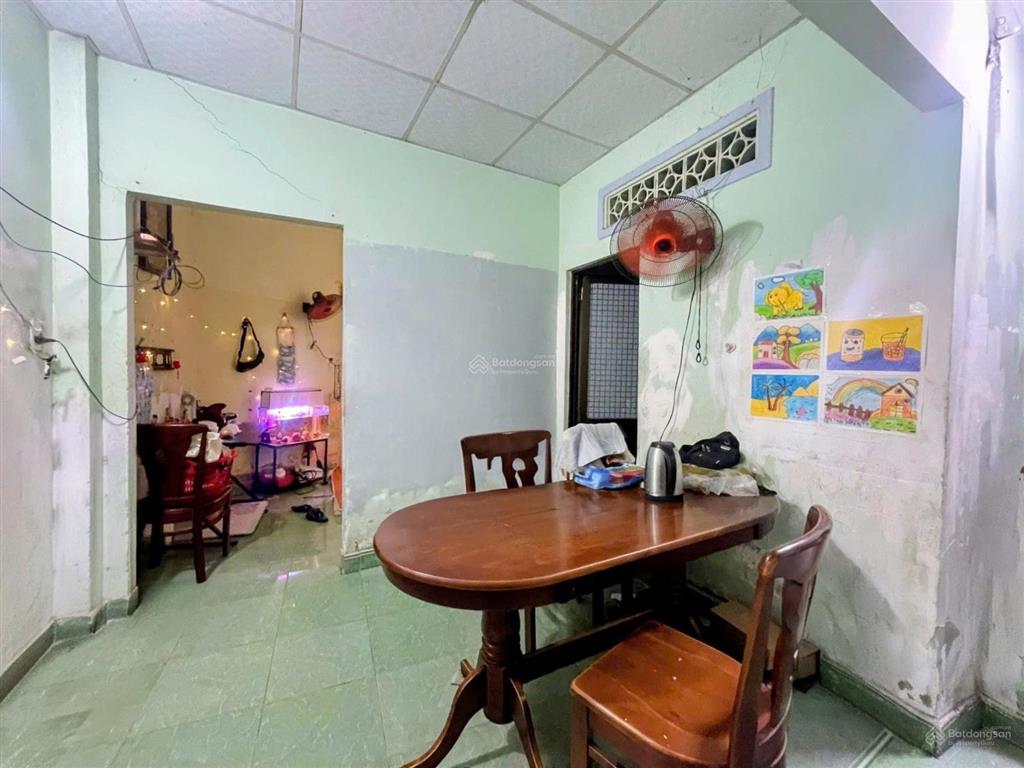 Cần bán gấp nhà cấp 4, góc 2mt hẻm đường lò lu chỉ 3ty330