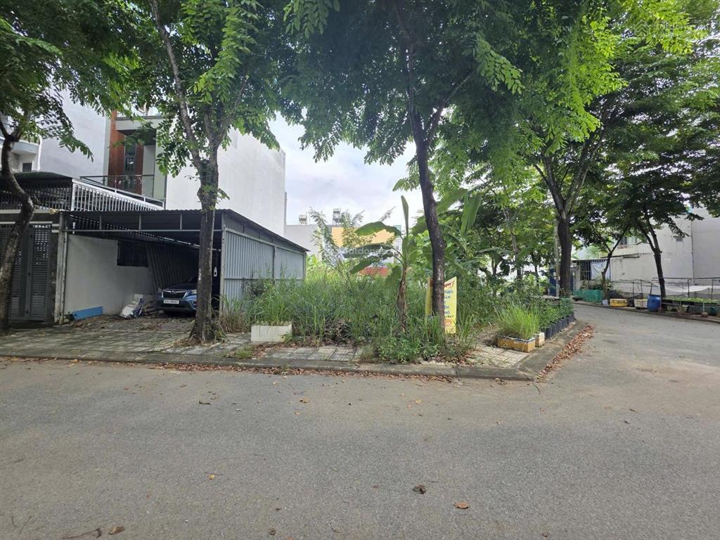 Chỉ 5,4 tỷ lô góc trục chính đẹp, đường lò lu q9 cũ