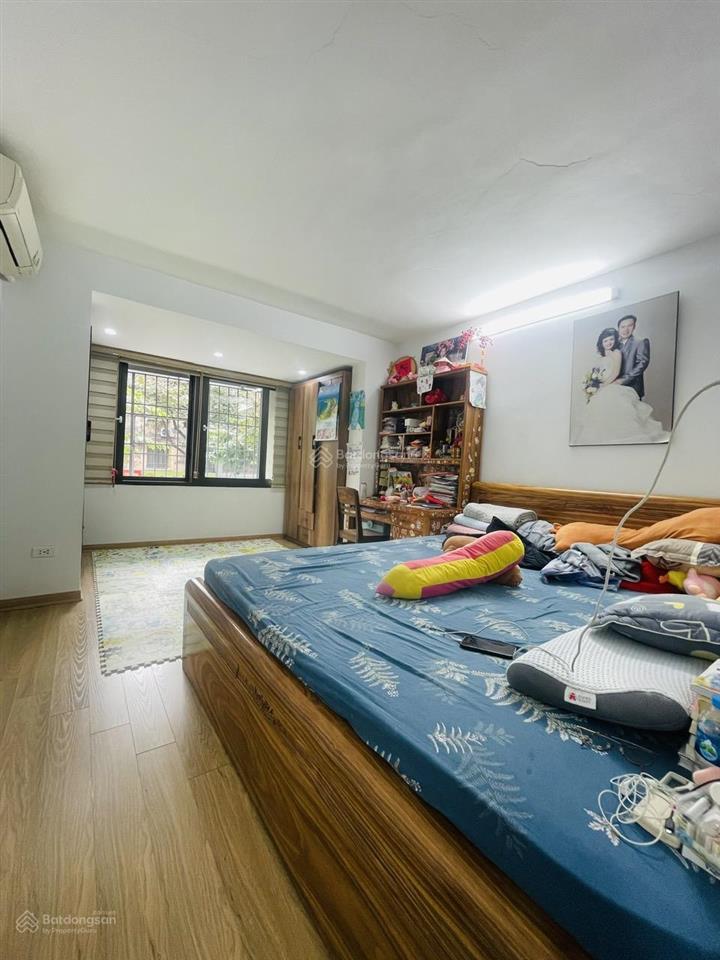Cực hiếm !tập thể mặt phố thái thịnh tầng 2 ,110m ,3 ngủ, ở sướng, kinh doanh tốt .