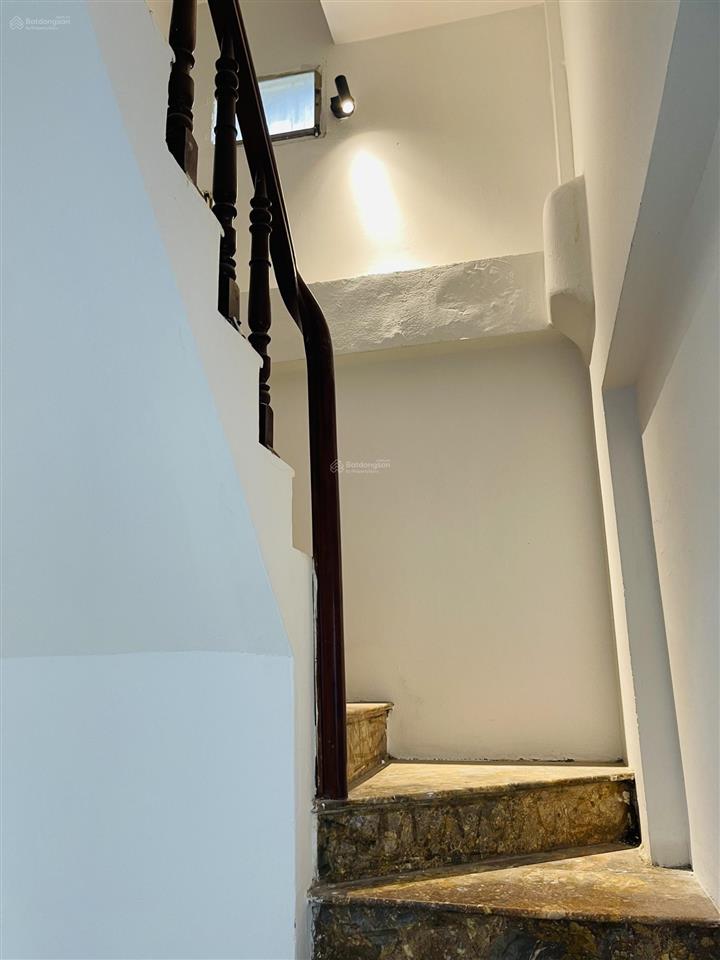 Cho thuê nhà riêng mới tại ngõ 5 láng hạ, đống đa. gần trường thcs nguyễn trường tộ, oto đỗ cửa