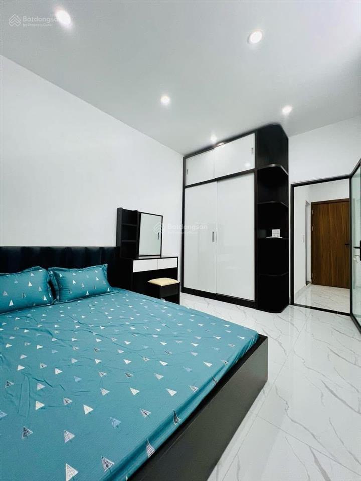 Cho thuê tập thể tầng 3, 75m2, 3 ngủ, mặt phố trung liệt, đống đa