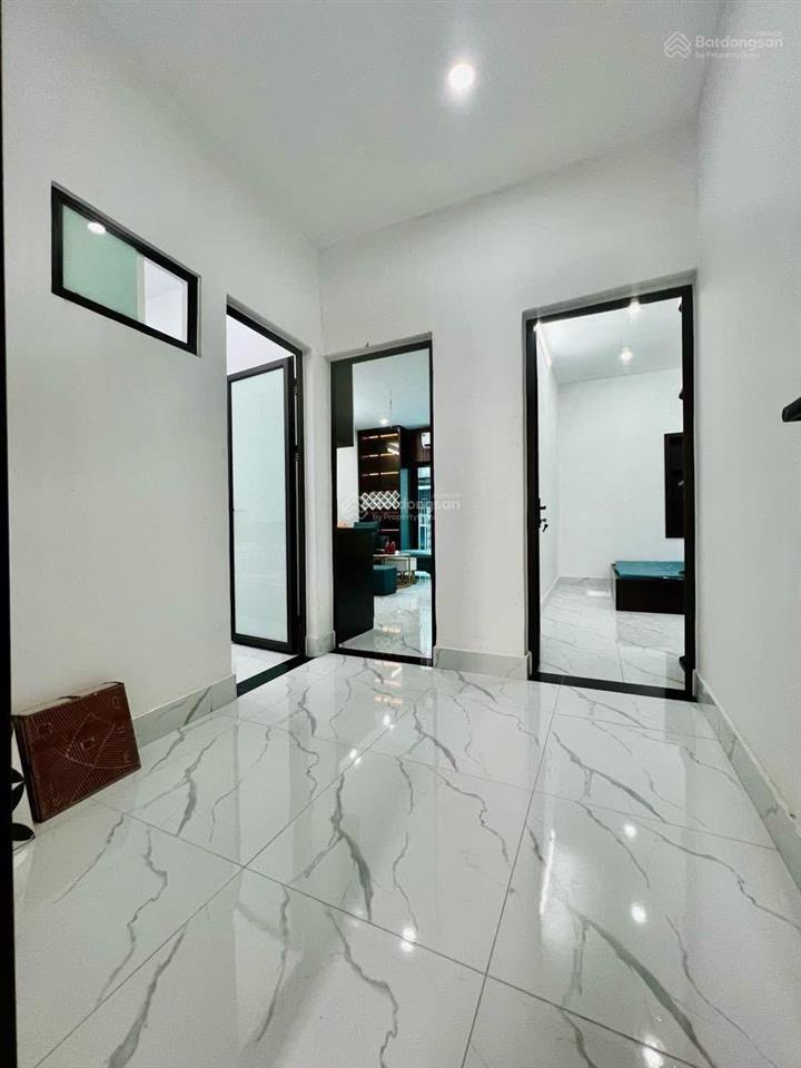 Cho thuê tập thể tầng 3, 75m2, 3 ngủ, mặt phố trung liệt, đống đa