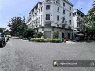 Cho thuê căn góc shophouse 2 mặt tiền 10x20m 1trệt 1lửng 3lầu, hoàn thiện có thang máy, máy lạnh