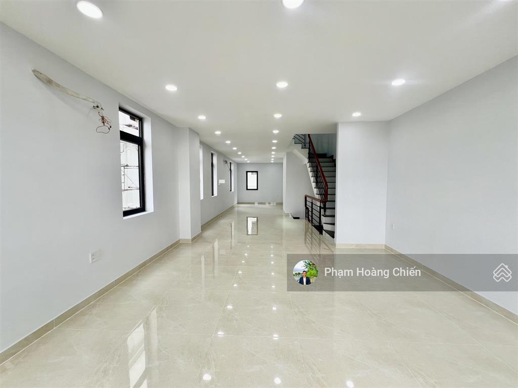 Cho thuê shophouse góc mặt song hành dt 7x20m 1 trệt 4 lầu nhà hoàn thiện mới 100%  0907 110 ***