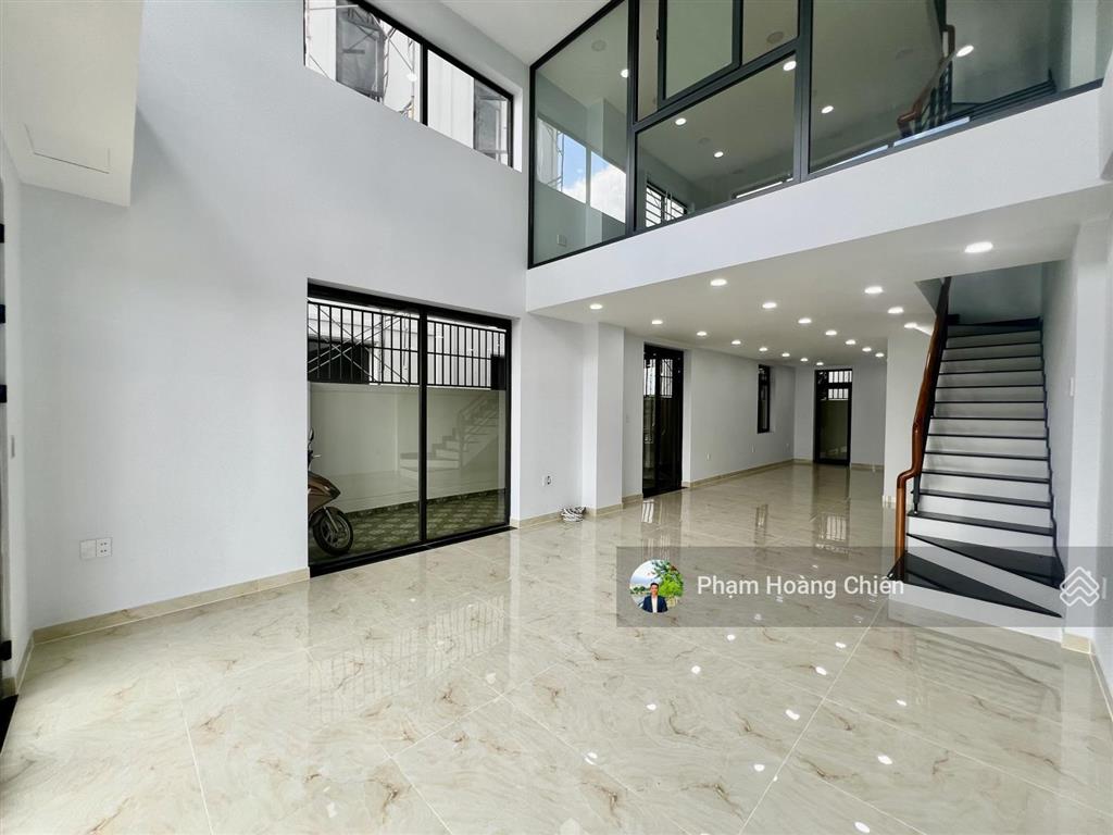Cho thuê shophouse góc mặt song hành dt 7x20m 1 trệt 4 lầu nhà hoàn thiện mới 100%  0907 110 ***