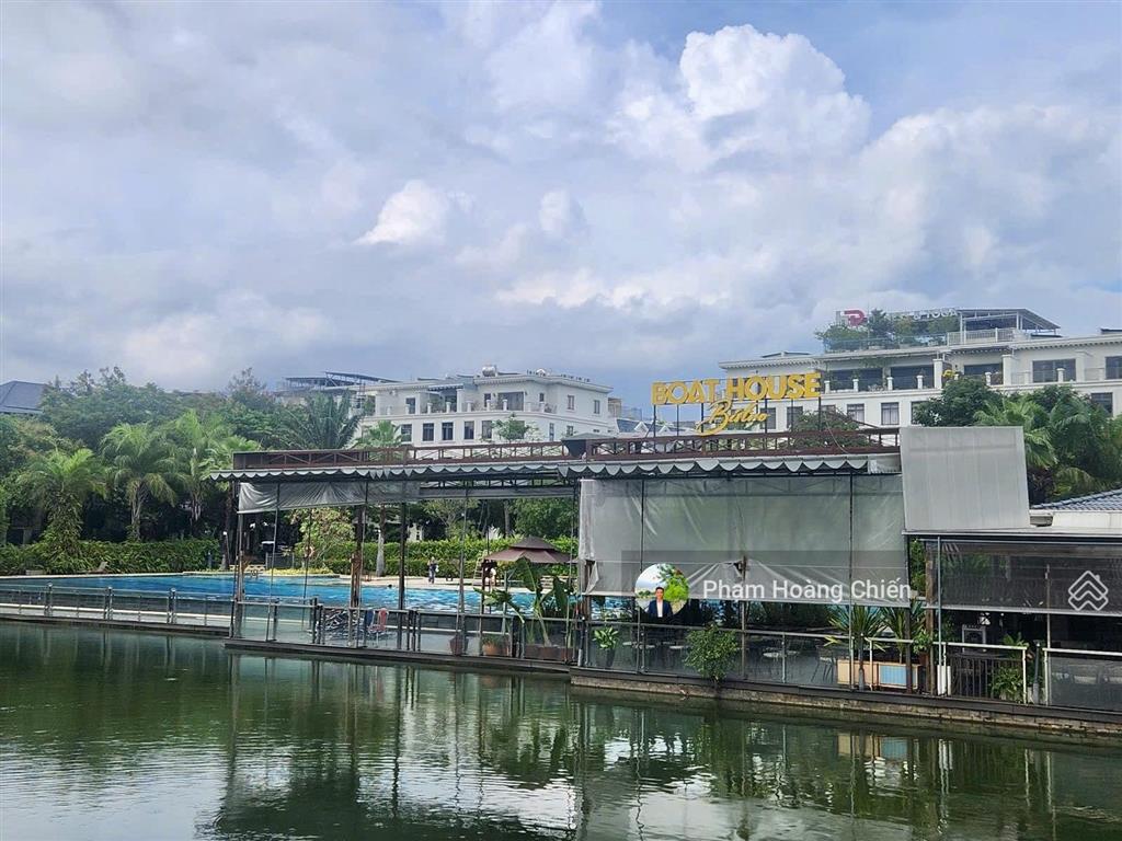 Bán nhà phố lakeview city dt 7x20m giá 25 tỷ full nội thất 4pn 5wc, ngân hàng cho vay  0907 110 ***
