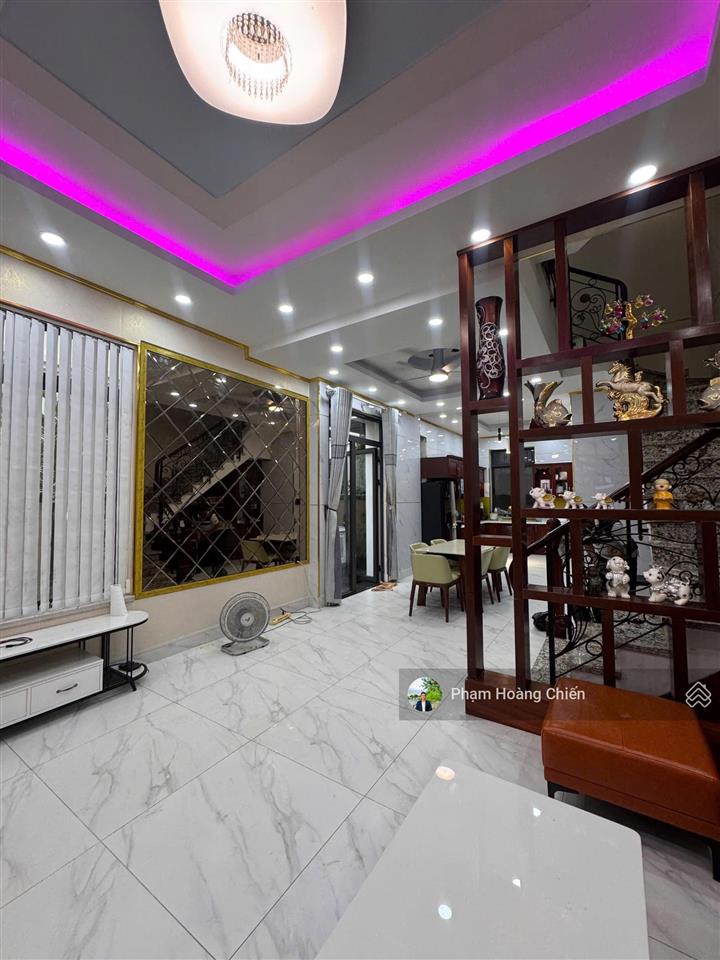 Bán nhà phố lakeview city dt 7x20m giá 25 tỷ full nội thất 4pn 5wc, ngân hàng cho vay  0907 110 ***