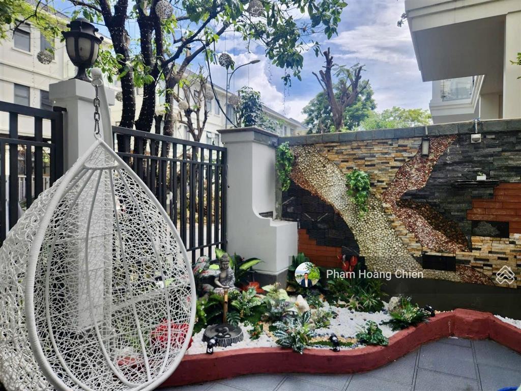 Bán nhà phố lakeview city dt 7x20m giá 25 tỷ full nội thất 4pn 5wc, ngân hàng cho vay  0907 110 ***