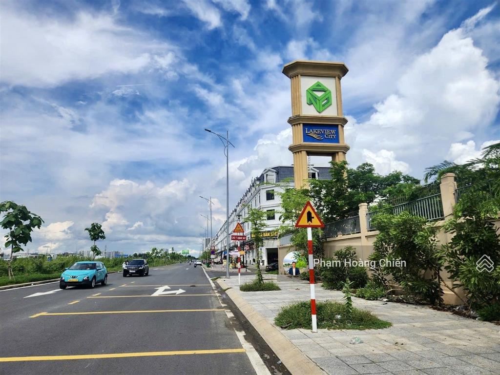 Bán nhà phố lakeview city dt 7x20m giá 25 tỷ full nội thất 4pn 5wc, ngân hàng cho vay  0907 110 ***
