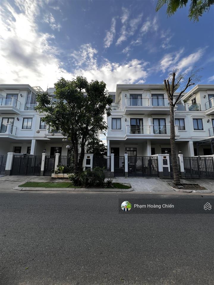 Bán nhà phố lakeview city dt 7x20m giá 25 tỷ full nội thất 4pn 5wc, ngân hàng cho vay  0907 110 ***