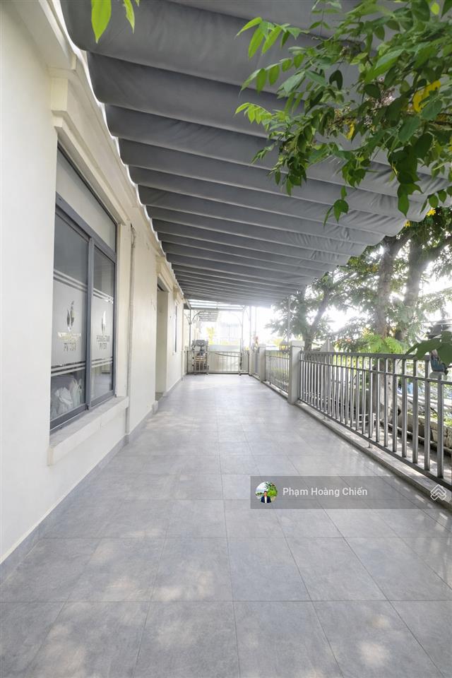 Cho thuê nhà phố góc 2 mặt tiền ngã tư lakeview city dt 8.6x20m giá 50 triệu/tháng (bao thuế)