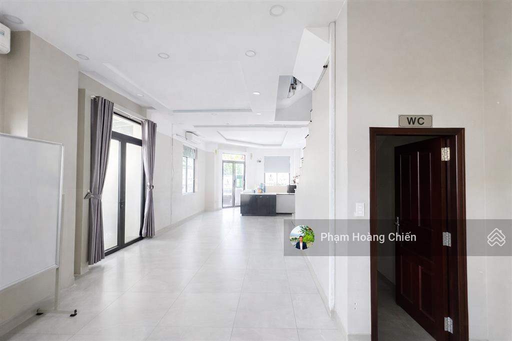 Cho thuê nhà phố góc 2 mặt tiền ngã tư lakeview city dt 8.6x20m giá 50 triệu/tháng (bao thuế)