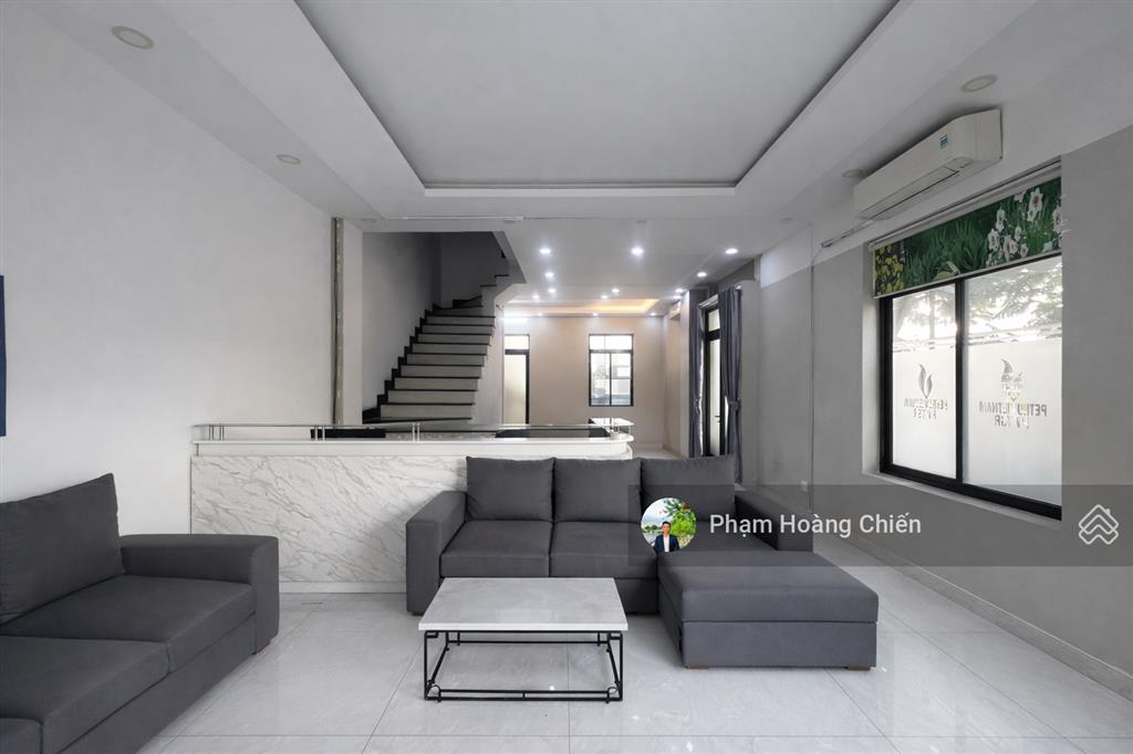 Cho thuê nhà phố góc 2 mặt tiền ngã tư lakeview city dt 8.6x20m giá 50 triệu/tháng (bao thuế)