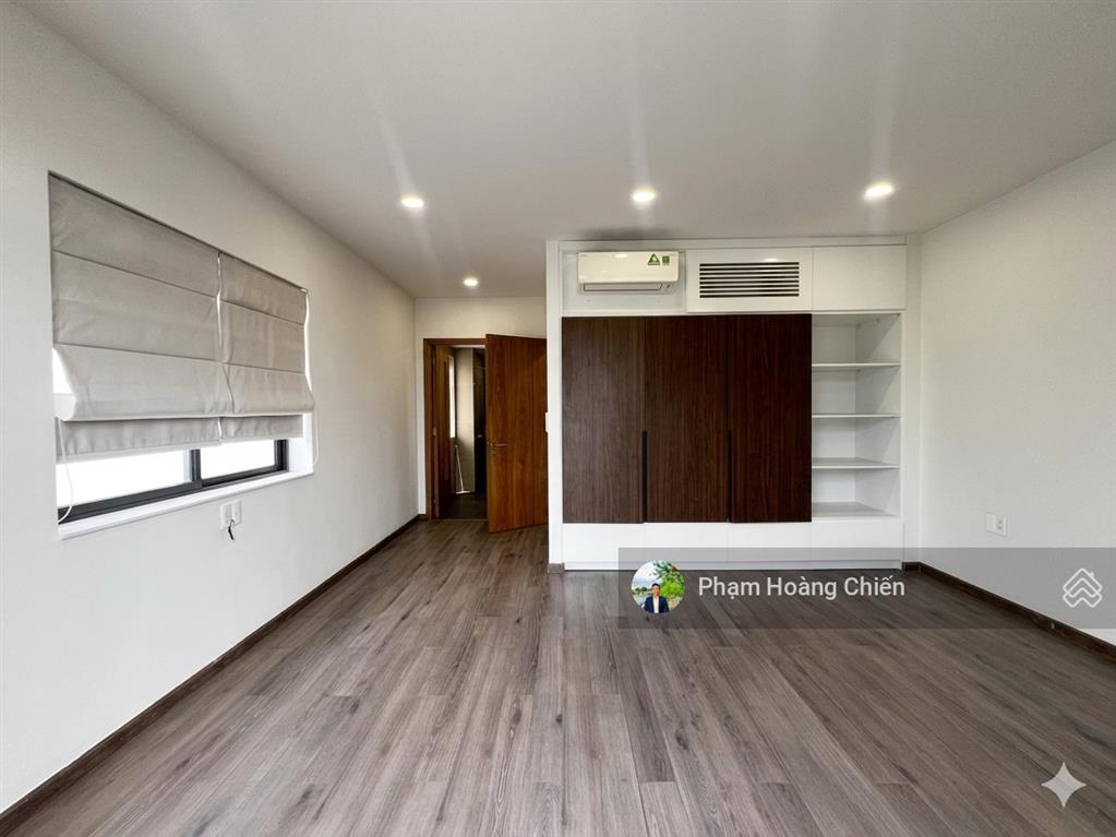 Nhà phố góc 3 mặt thoáng, view hồ giá 38 triệu bao thuế, 1 trệt 3 lầu, đường 25m làm vp rất phù hợp