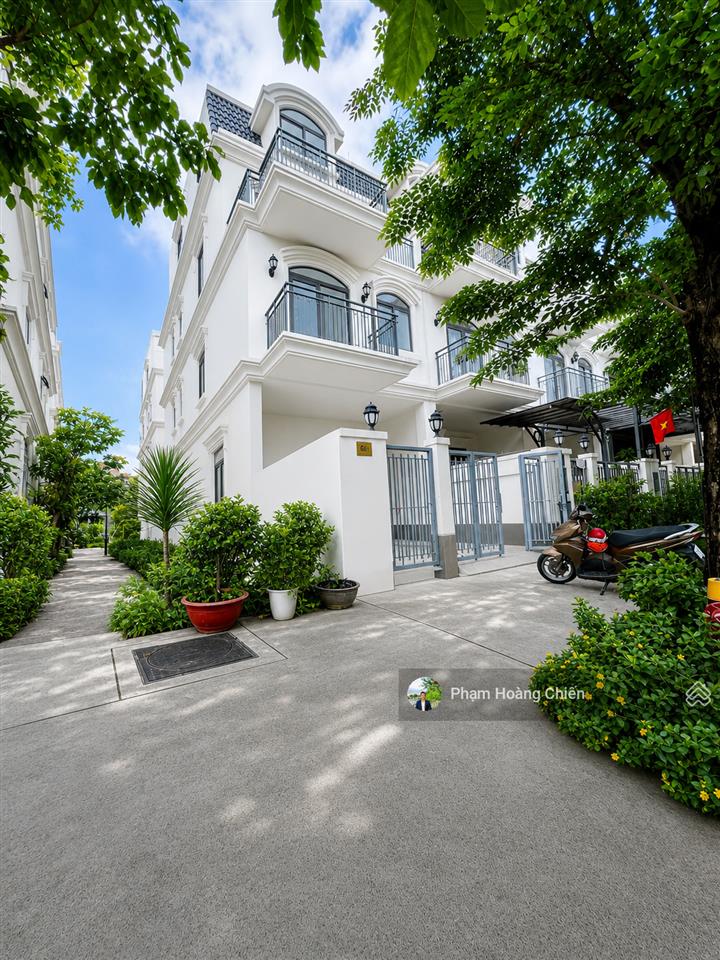 Nhà phố góc 3 mặt thoáng, view hồ giá 38 triệu bao thuế, 1 trệt 3 lầu, đường 25m làm vp rất phù hợp