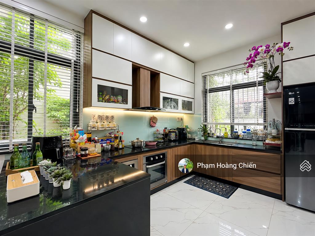 Cho thuê nhà phố góc ngang 7m, full nội thất cao cấp 4pn 5wc giá 35 triệu, có sân vườn thoáng mát