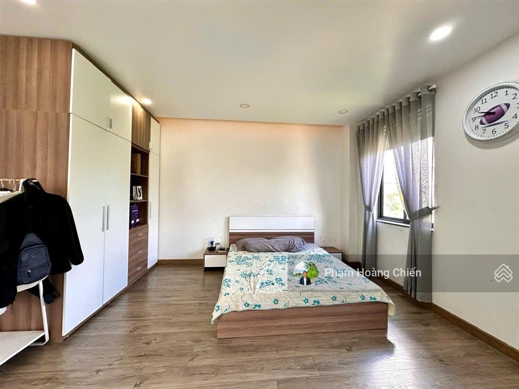 Cho thuê nhà phố góc ngang 7m, full nội thất cao cấp 4pn 5wc giá 35 triệu, có sân vườn thoáng mát