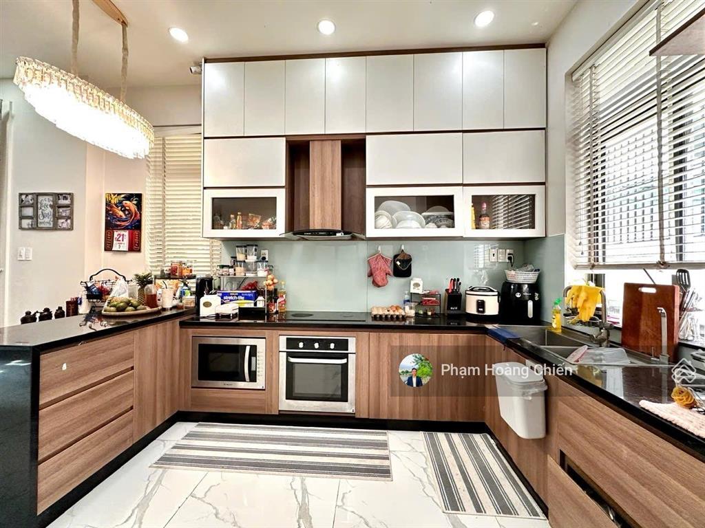 Cho thuê nhà phố góc ngang 7m, full nội thất cao cấp 4pn 5wc giá 35 triệu, có sân vườn thoáng mát